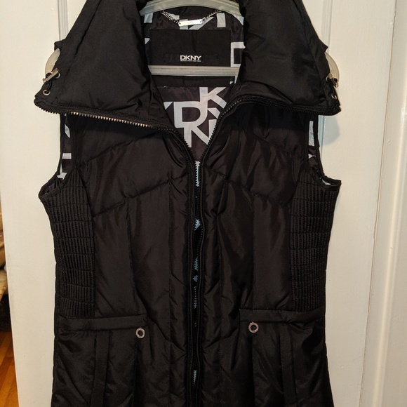 DKNY Jackets & Blazers - DKNY Black Puffer Vest